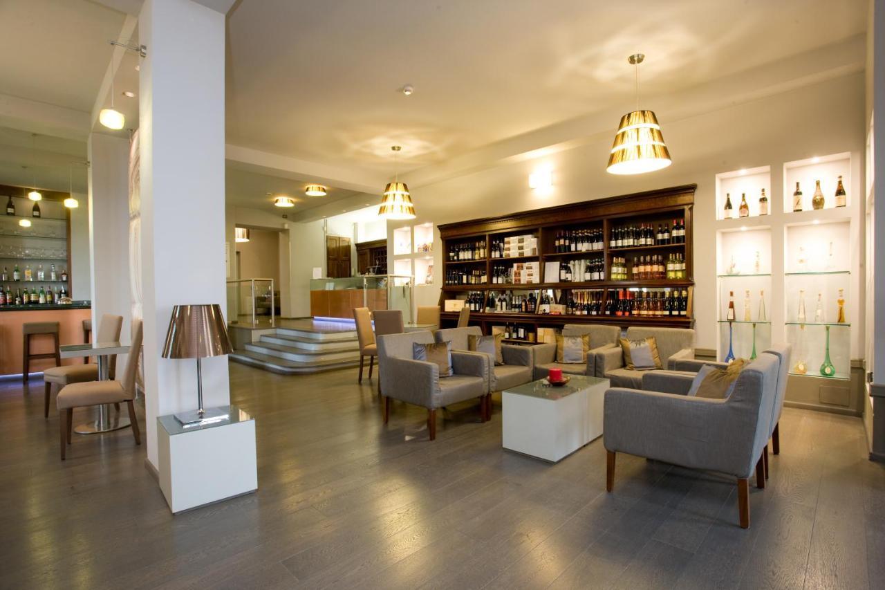Hotel Castello Di Santa Vittoria Santa Vittoria d'Alba Экстерьер фото