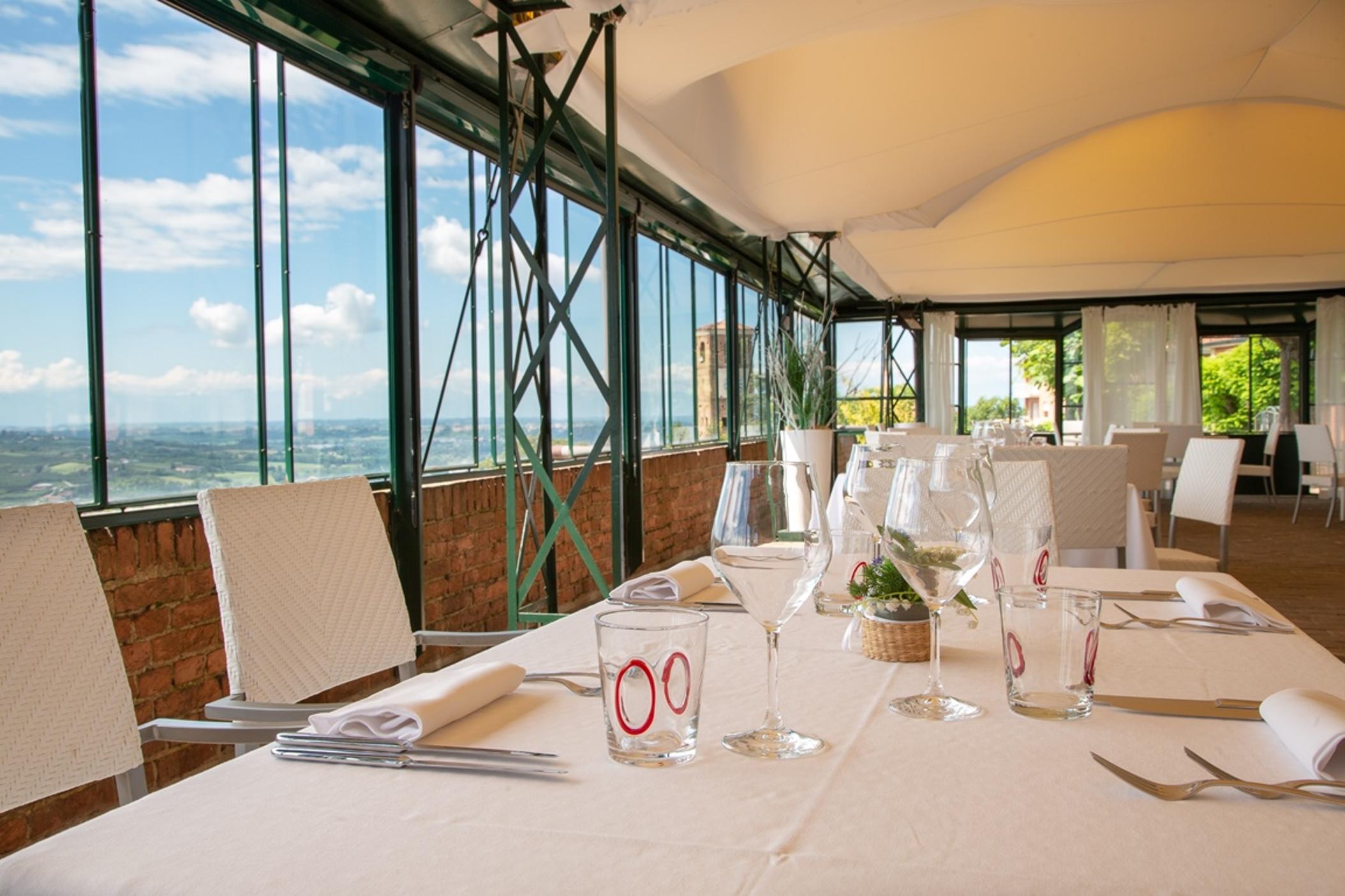Hotel Castello Di Santa Vittoria Santa Vittoria d'Alba Экстерьер фото