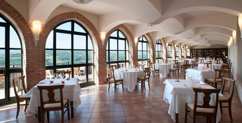 Hotel Castello Di Santa Vittoria Santa Vittoria d'Alba Экстерьер фото