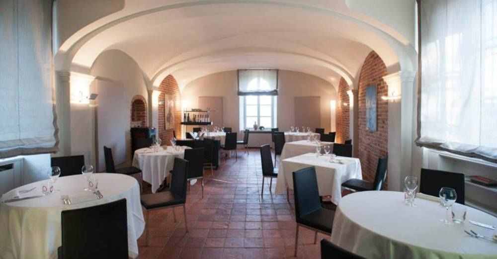 Hotel Castello Di Santa Vittoria Santa Vittoria d'Alba Экстерьер фото