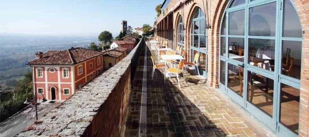 Hotel Castello Di Santa Vittoria Santa Vittoria d'Alba Экстерьер фото